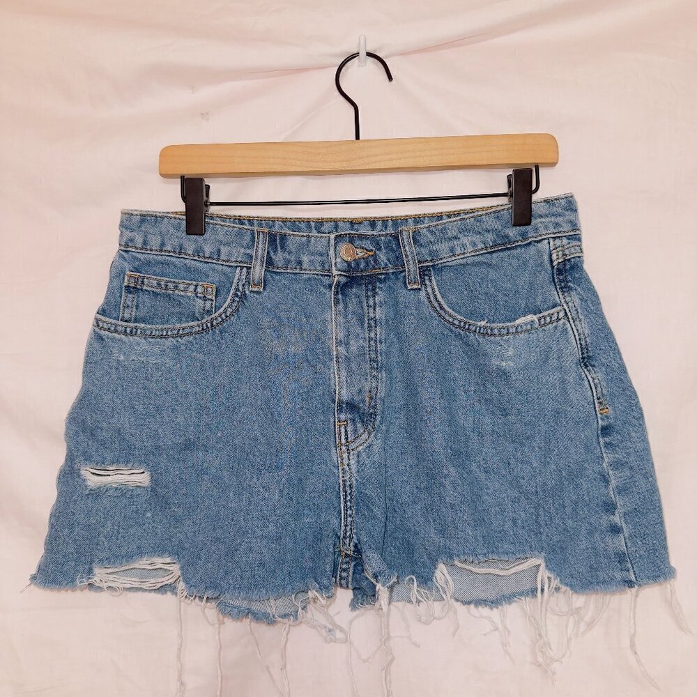 Forever 21 Premium Denim high waisted light wash button fly cut off jean shorts